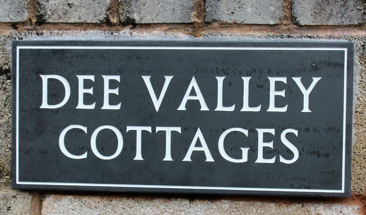 Dee Valley Cottages Лланголлен Екстер'єр фото